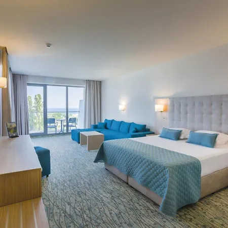 Astoria & Private 4*