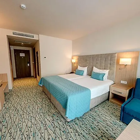Astoria & Private Hotell 4*