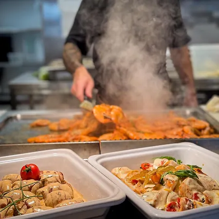 Astoria Inclusive- Private & Club 4* גולדן סנדס