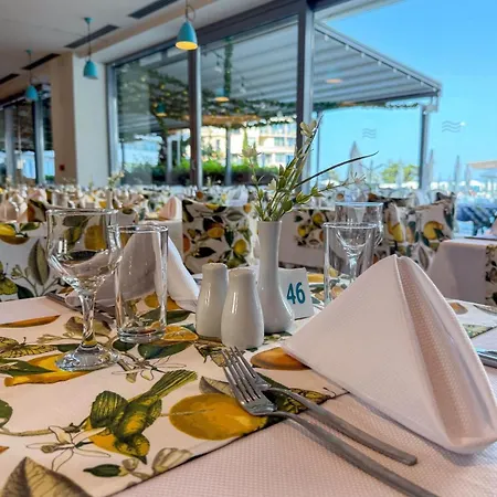 מלון Astoria Inclusive- Private & Club גולדן סנדס