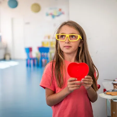 מלון Astoria Inclusive- Private & Club