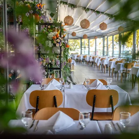 מלון Astoria Inclusive- Private & Club