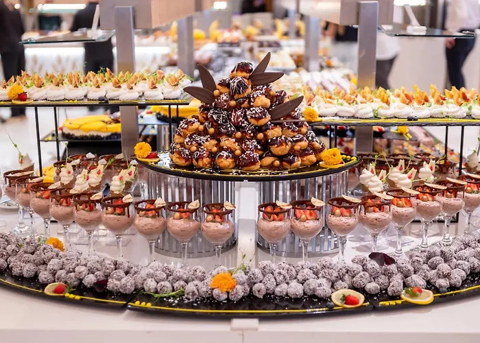 Отель Astoria By Astoria Collection 4*